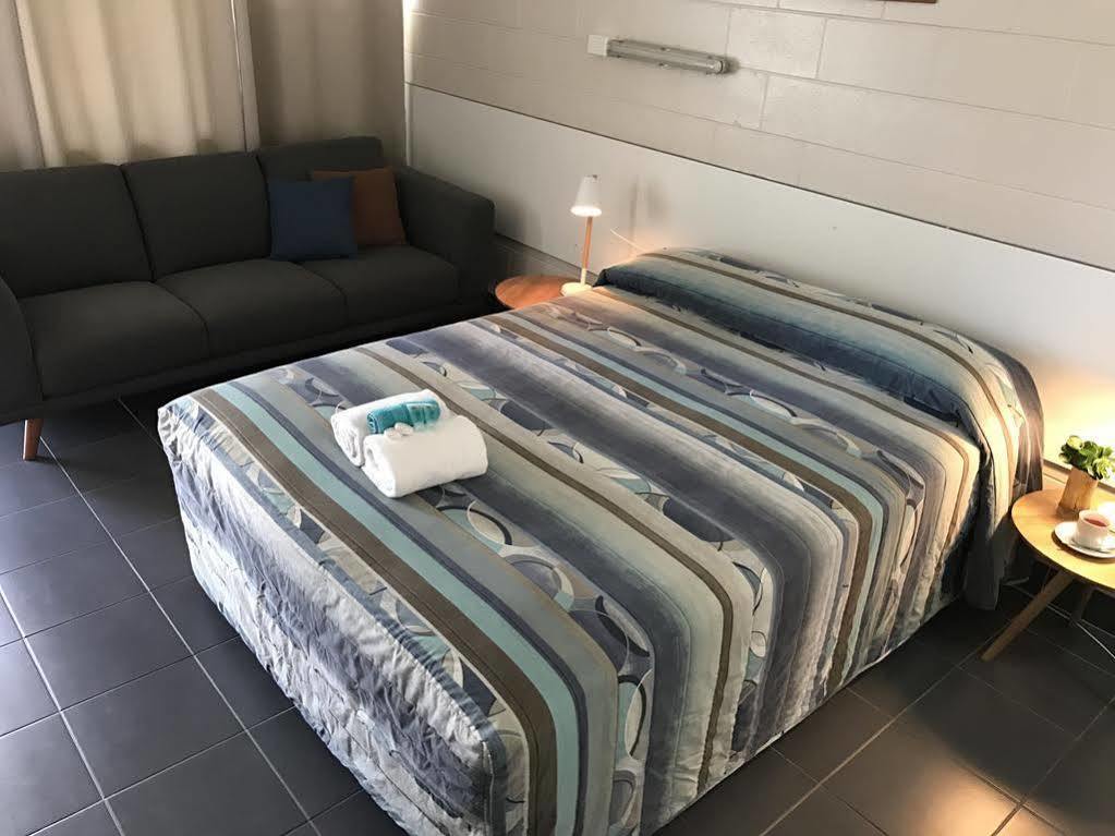 Yeppoon Surfside Motel Buitenkant foto